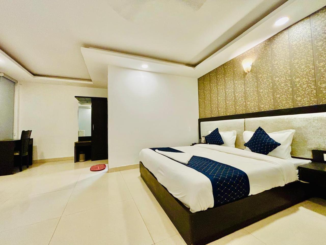 The Bellwood Suites Near Igi Airport Nové Dillí Exteriér fotografie